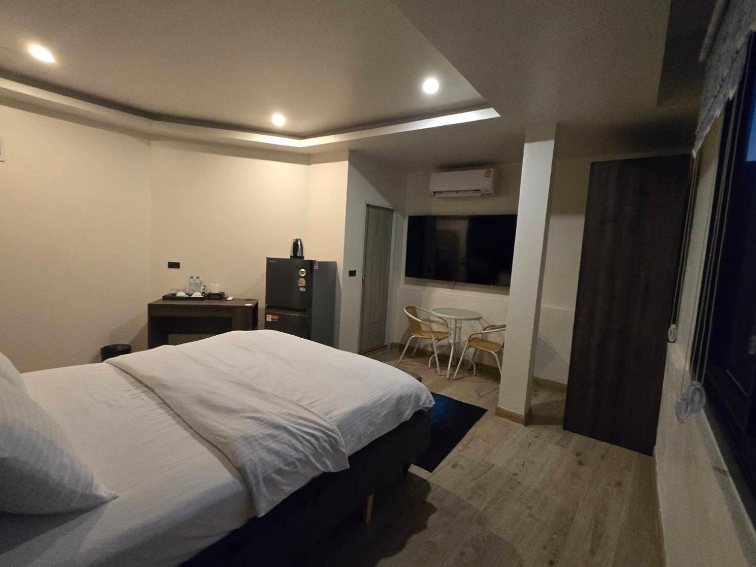 Pumpui Place Pattaya Buitenkant foto
