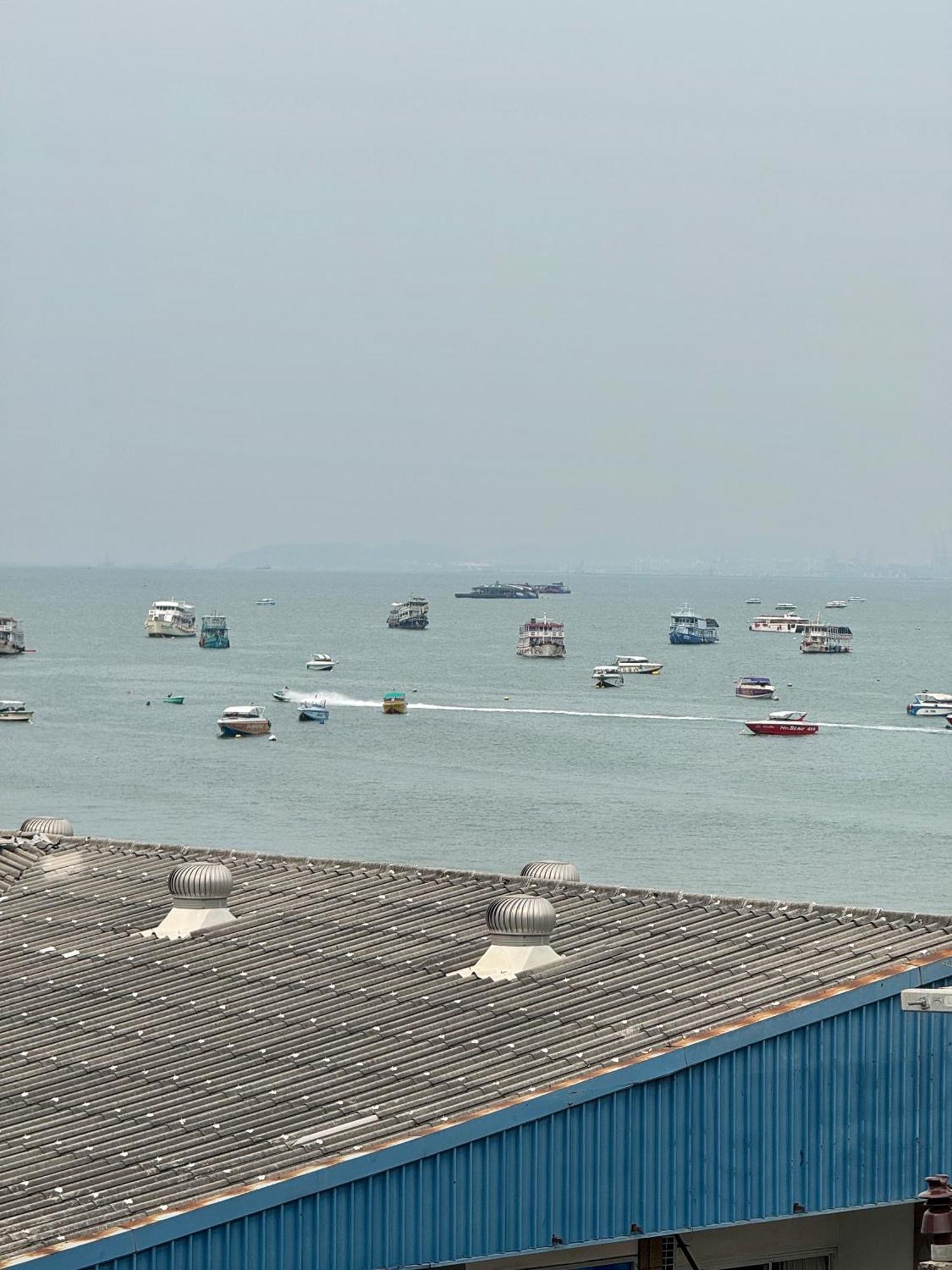 Pumpui Place Pattaya Buitenkant foto
